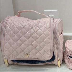 Oliver Thomas hanging toiletry bag